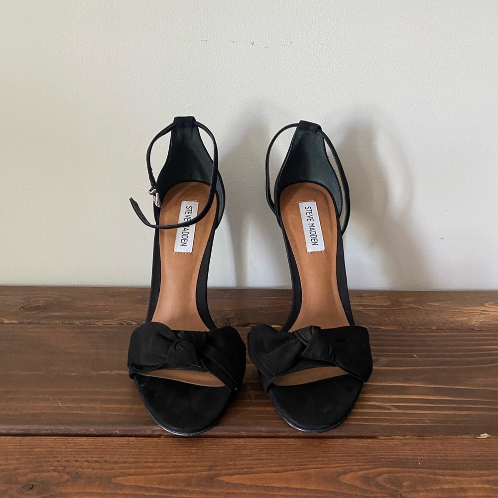 SOLD Steve Madden Julia Black Stilettos - Picture 3 of 9